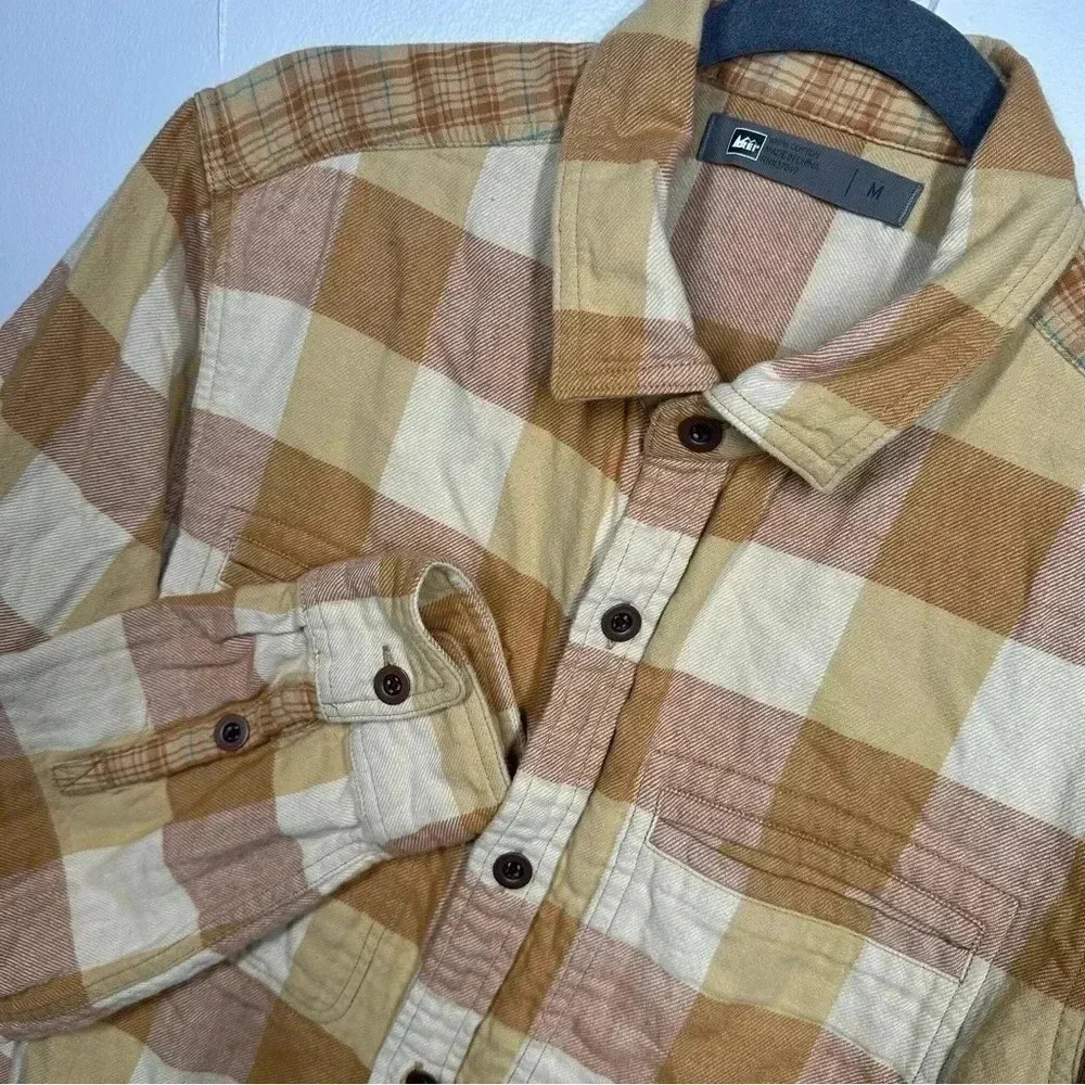 REI long sleeve button down flannel shirt size medium M
